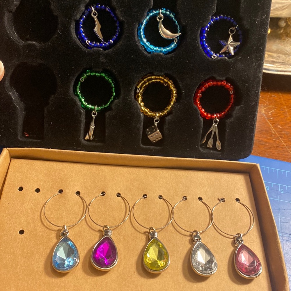 Stemware charms